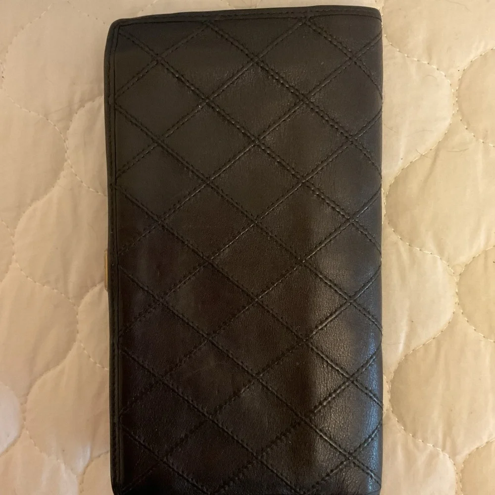 Chanel Vintage Caviar French Kisslock Wallet Diamond Stitch Leather